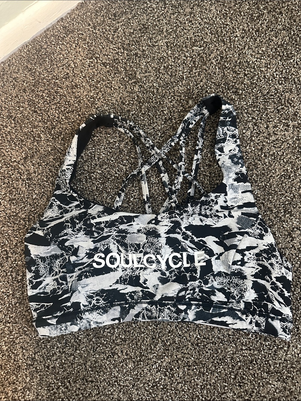 SoulCycle/Lululemon free to be serene sports bra